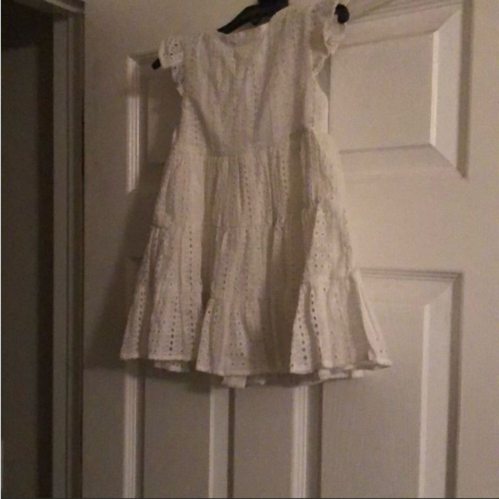 *** 2 outfits *** Girls Max Studio 2pc Outfit & White Eyelet Dress - Picture 7 of 9